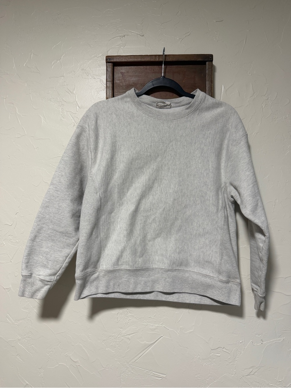 Women’s Crewneck Sweatshirt - Light Gray